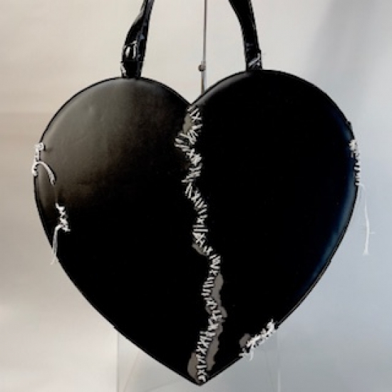 ★ ギザギザハートのPUNKなバッグ